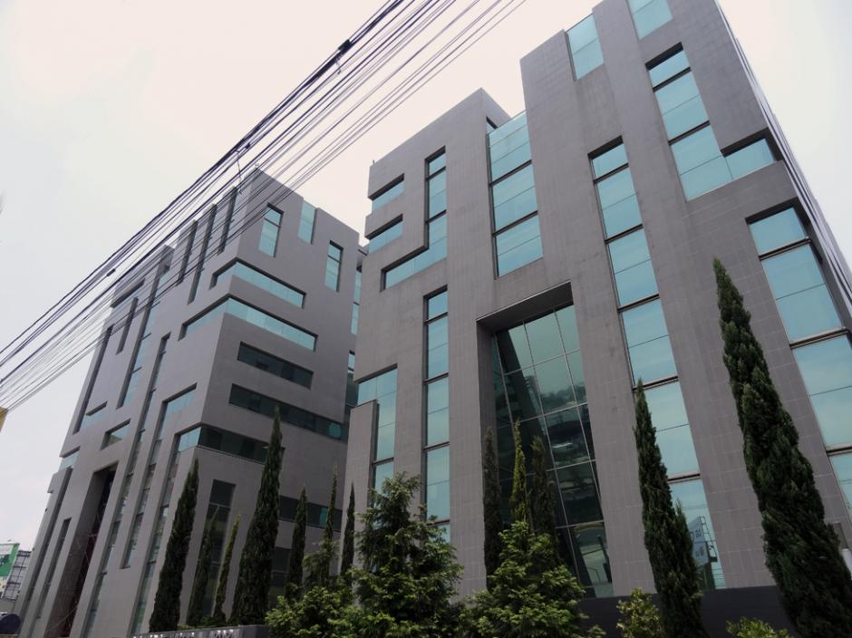 Tres niveles del Edificio Empresarial Próceres Torre II, ubicado en el boulevar los Próceres fueron alquilados por la SAT para instalar a 300 de sus trabajadores (Foto: skyscrapercity.com)