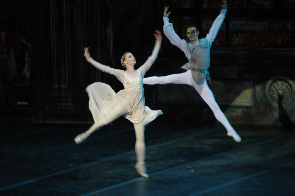 "Romeo" y "Julieta" es una de las m&aacute;s grandes historias de amor escrita por William Shakespeare en 1597.&nbsp;(Foto: Fredy Hern&aacute;ndez/Soy502)