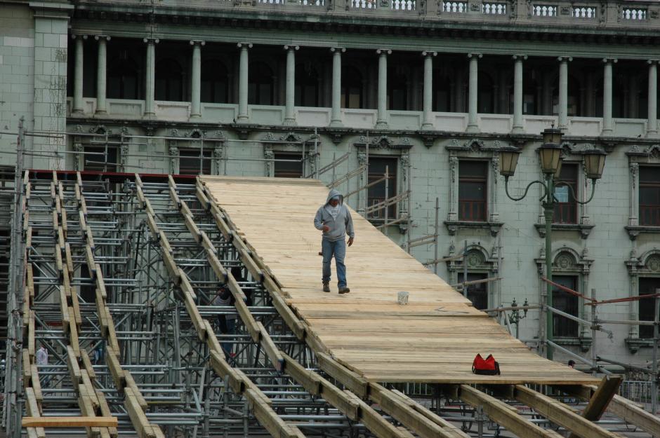 El tobogán gigante es el que ocupa el mayor tiempo de trabajo de las obras. (Foto: Fredy Hernández/Soy502)