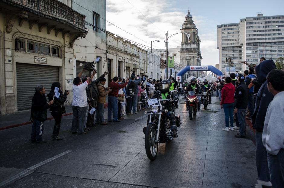 La organizaci&oacute;n de la caravana dijo que la omisi&oacute;n de las medidas de seguridad por parte de los motoristas provoc&oacute; que los jueces de los Record Guinness descartaran a cientos de los participantes. &nbsp;(Foto: Marcelo Jim&eacute;nez/Soy502)