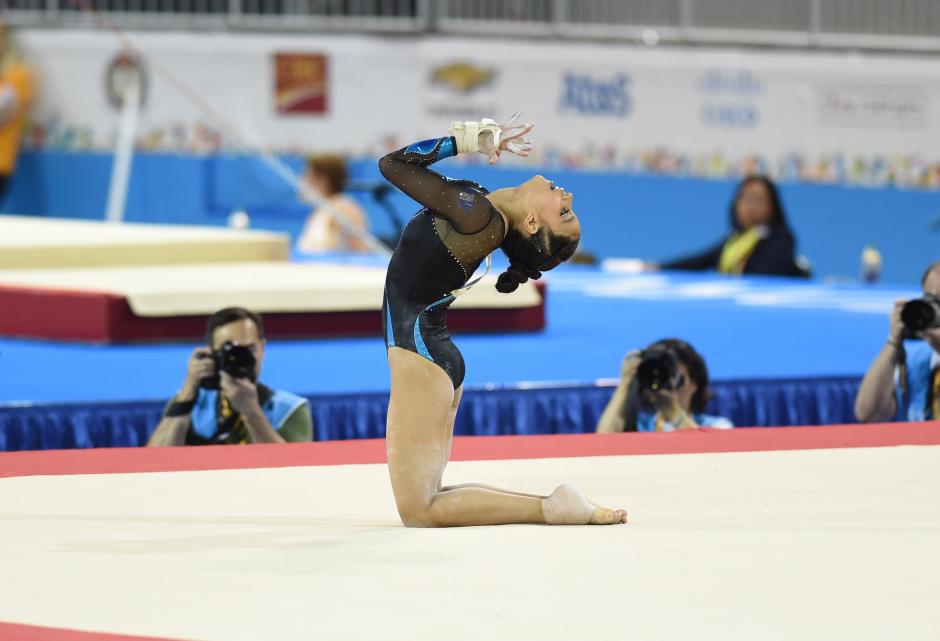 La gimnasta guatemalteca Ana Sof&iacute;a G&oacute;mez tuvo una presentaci&oacute;n hermosa en piso, pero ya no pudo remontar posiciones, tras la ca&iacute;da que sufri&oacute; en barras. (Foto: &Aacute;lvaro Yool/Soy502)