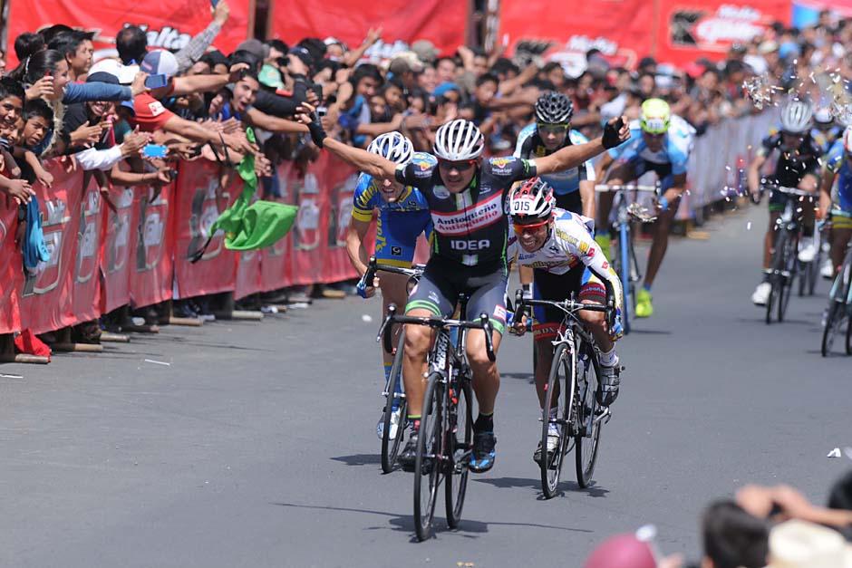 Alex Cano se qued&oacute; con el triunfo de la tercera etapa de la edici&oacute;n 54 de la Vuelta Cicl&iacute;stica a Guatemala. (Foto: Orlando Chile/Nuestro Diario)