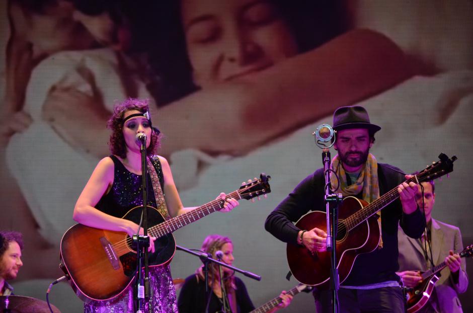 El dueto entre Gaby Moreno y Oscar Isaac fue el más esperado de la noche. (Foto: Marcelo Jiménez/Soy502)