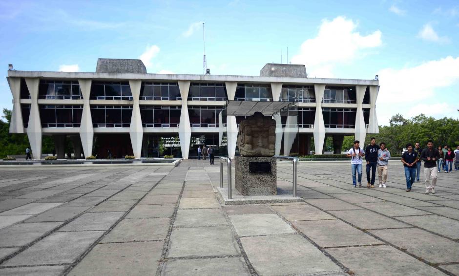 Carlos Alvarado Cerezo ser&aacute; juramentado este viernes como el nuevo rector de la Universidad de San Carlos 2014-2018. (Foto: Jes&uacute;s Alfonso/Soy502)&nbsp;