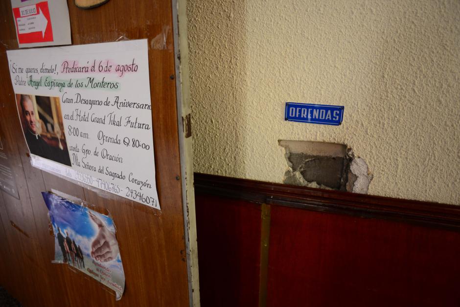 Las ofrendas fueron retiradas por los saqueadores. (Foto: Jes&uacute;s Alfonso/Soy502)