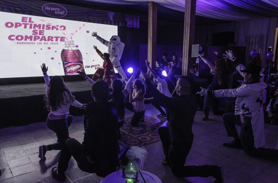 Un show c&oacute;mico, m&aacute;gico y musical se vivi&oacute; durante la presentaci&oacute;n de la nueva campa&ntilde;a de Grapette. (Foto: Marcelo Jim&eacute;nez/Soy502)