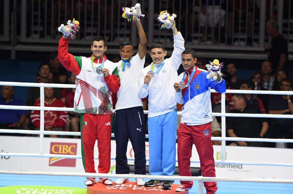 El boxeador guatemalteco Kevin Luna subi&oacute; al podio con la medalla de bronce, la tercera en estos Juegos, y la novena (contando los seis oros).&nbsp;(Foto: Alvaro Yool/Nuestro Diario)
