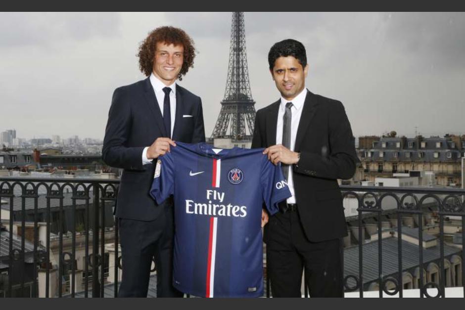 El defensor brasile&ntilde;o David Luiz en su presentaci&oacute;n con el PSG. (Foto: EFE)