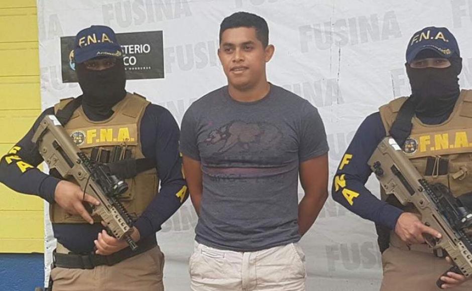 El &aacute;rbitro de f&uacute;tbol hondure&ntilde;o Gerson Almend&aacute;rez fue capturado por la Polic&iacute;a por presunta extorsi&oacute;n. (Foto: Twitter)