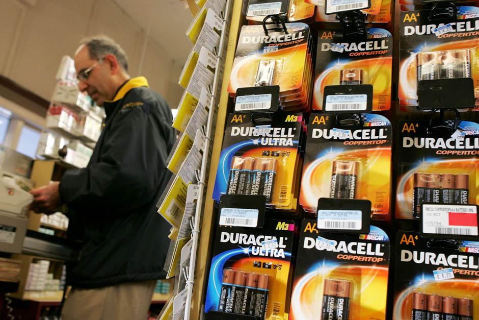 La marca de bater&iacute;as Duracell cambio de due&ntilde;o, pasando de las manos de P&amp;G hacia las del multimillonario Warren Buffet (Foto: Archivo)