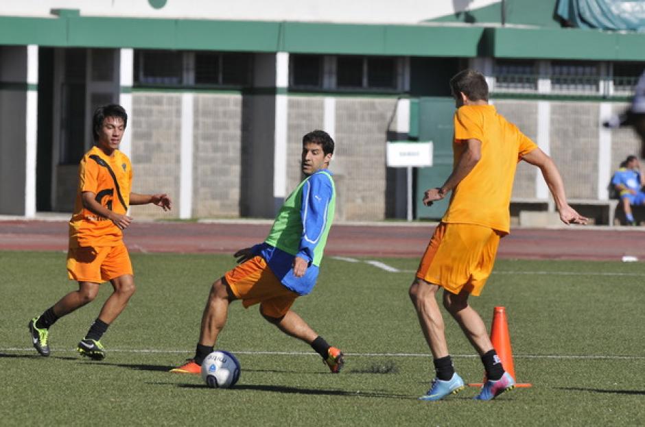 El delantero uruguayo, Adri&aacute;n Apellan&iacute;z, vuelve a Comunicaciones, tras cinco a&ntilde;os de ausencia. (Diego Galiano/Nuestro Diario)