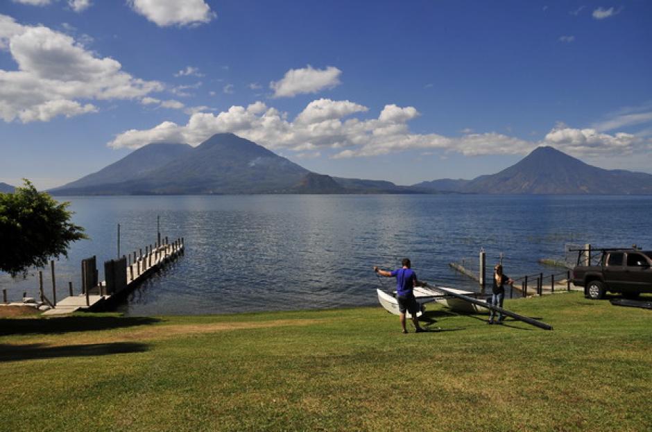 Con el hermoso Lago de Atitl&aacute;n de fondo, los ni&ntilde;os y j&oacute;venes velerista de Guatemala participaron en la Copa Maegli 2014. (Foto: Orlando Chile/Nuestro Diario)