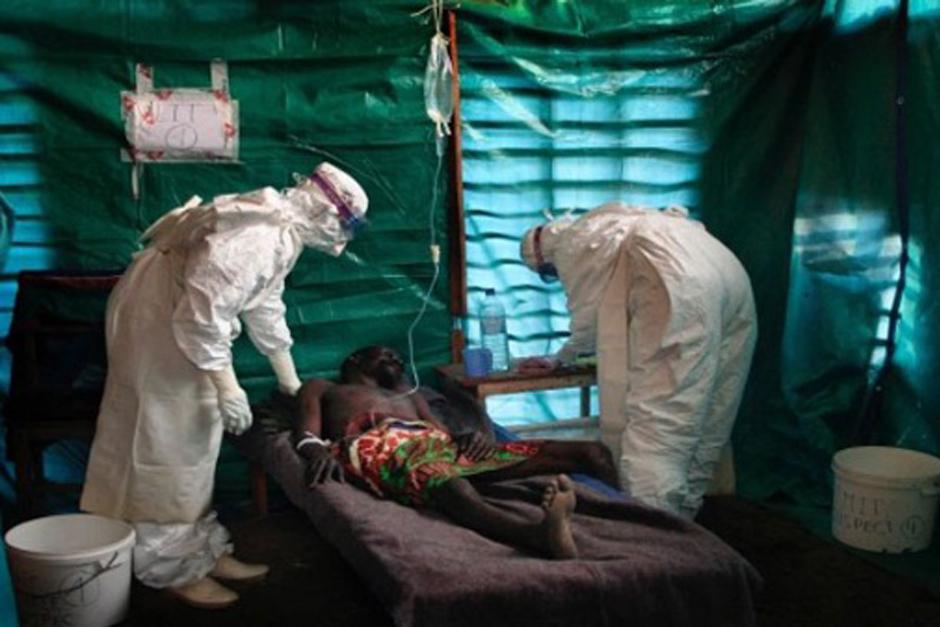 El &eacute;bola es una enfermedad infecciosa viral aguda, que produce fiebre hemorr&aacute;gica en humanos y primates (monos, gorilas y chimpanc&eacute;s), causada por un virus que se descubri&oacute; por primera vez en 1976.&nbsp;