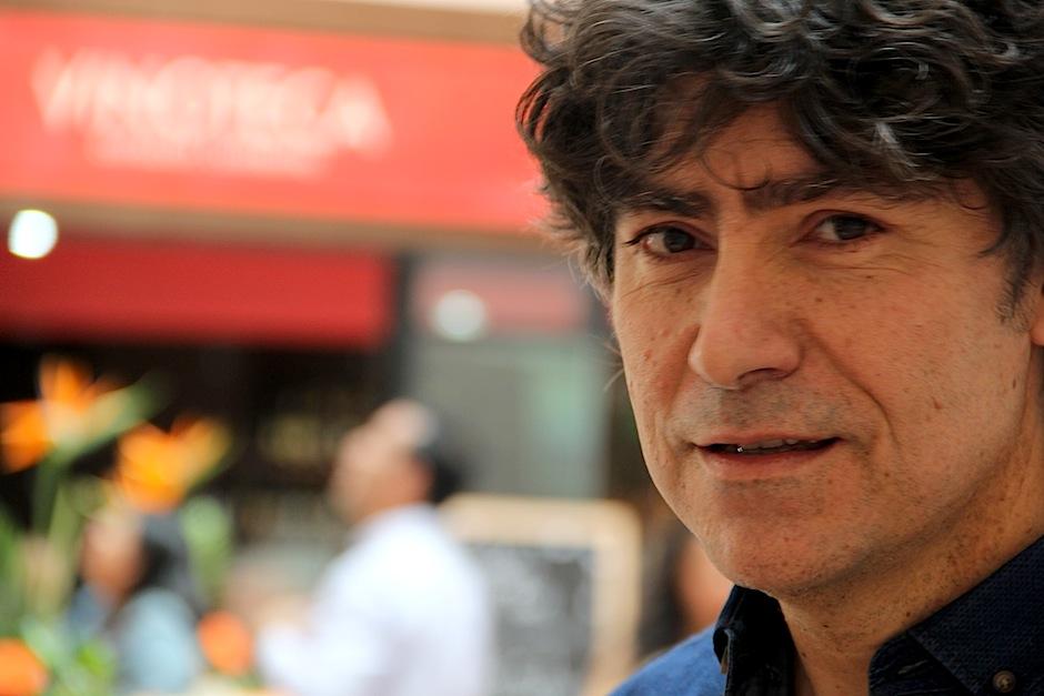 Eduardo Relero es un artista argentino, especializado en arte 3D. Su obra puede ser apreciada en el centro comercial Pradera Concepci&oacute;n. (Foto: Luis Barrios/Soy502)&nbsp;