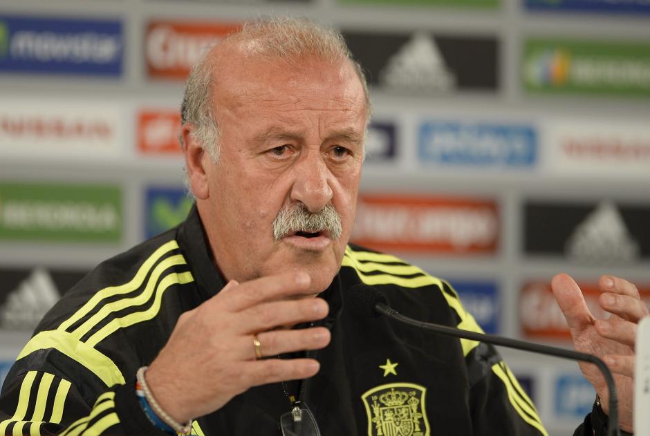 El t&eacute;cnico espa&ntilde;ol Vicente Del Bosque, habl&oacute; con los medios de comunicaci&oacute;n tras la ca&iacute;da ante Holanda. (EFE)