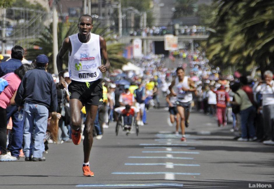 El keniata Elisha Korir fue el ganador de los 21K de la Ciudad 2014. (Foto: Archivo)