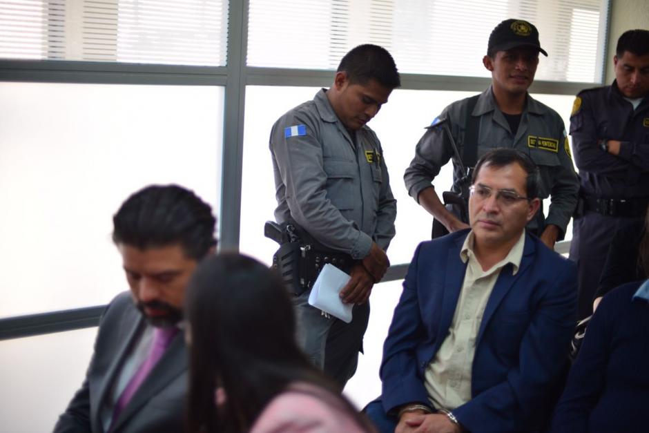 Los implicados en el caso El Bodeg&oacute;n antes de iniciar la audiencia. (Foto: Jes&uacute;s Alfonso/Soy502) 