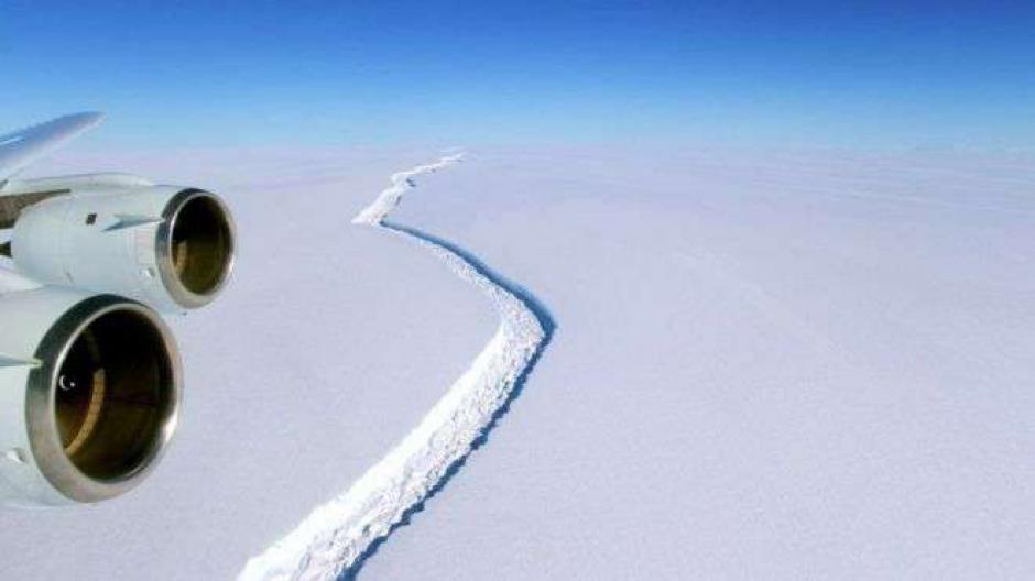 La grieta de la Ant&aacute;rtida est&aacute; a punto de producir un gigantesco iceberg. (Foto: eldiariony.com)