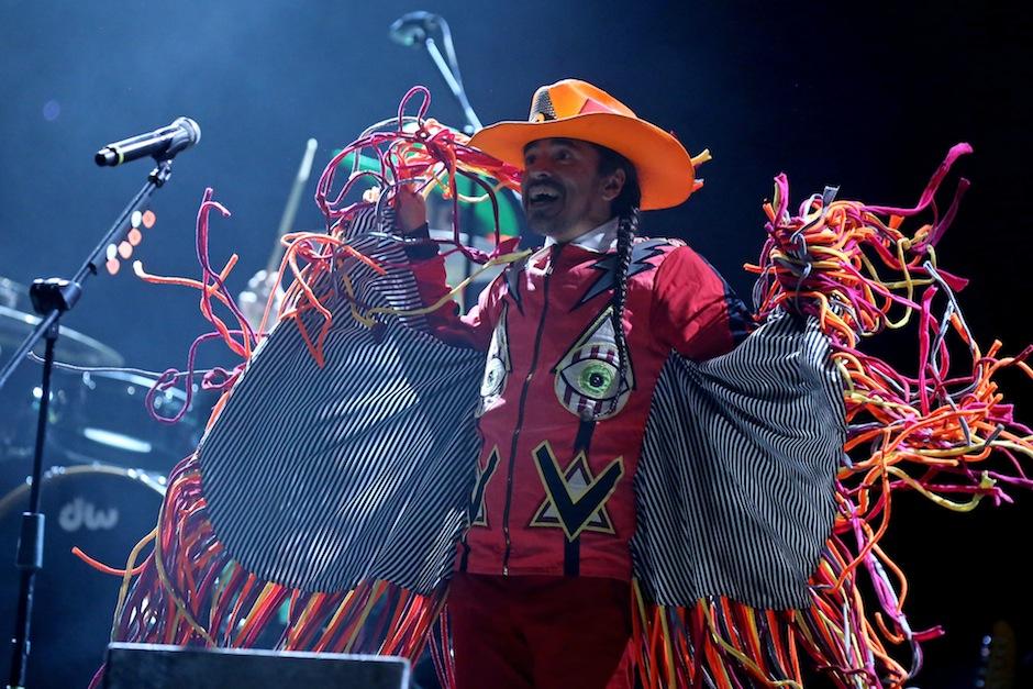 Rub&eacute;n Albarr&aacute;n de Caf&eacute; Tacvba, hizo saltar a los invitados del Empire Music Fest. (Foto: Esteban Biba/EFE)
