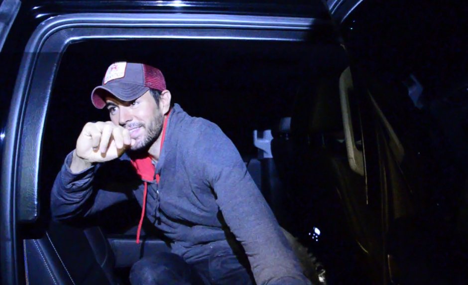 Enrique iglesias arrib&oacute; a Guatemala al anochecer. (Foto: Selene Mej&iacute;a/Soy502) 
