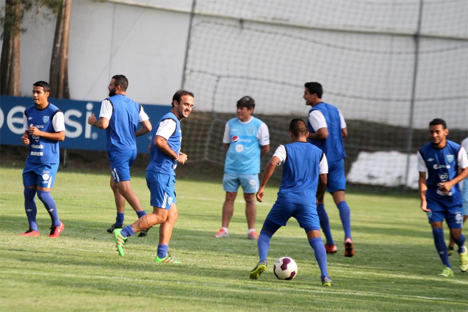 Jos&eacute; Contreras reapareci&oacute; en los entrenos de la Selecci&oacute;n y ser&aacute; opci&oacute;n para jugar ante Estados Unidos. (Foto: Luis Barrios/Soy502)