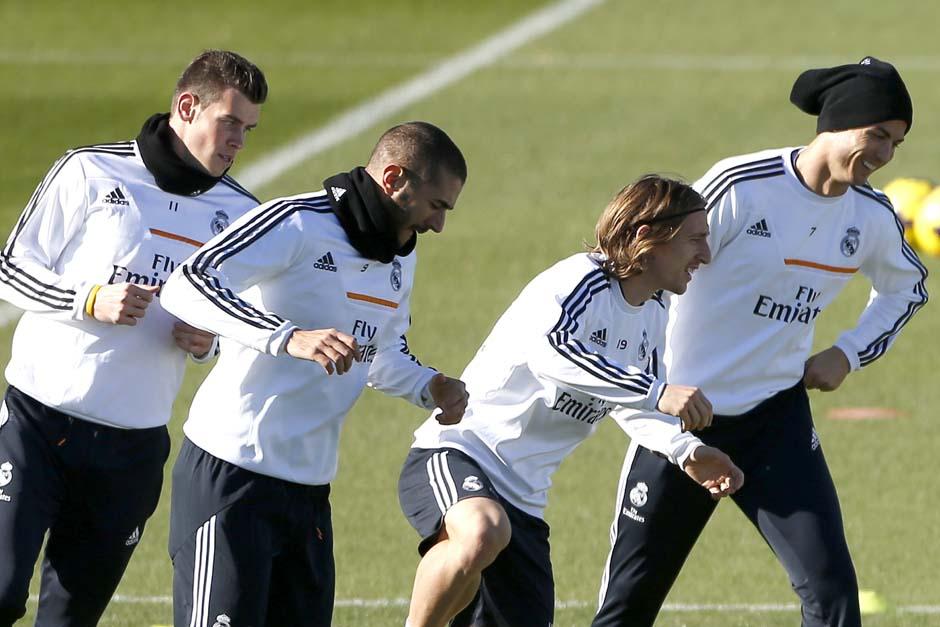 El Real Madrid realiz&oacute; su &uacute;ltimo entreno previo al juego ante el Almer&iacute;a, donde no podr&aacute; contar con Marcelo, Coentrao, Khedira y Di Mar&iacute;a. (Foto: Javier Liz&uacute;n/EFE)
