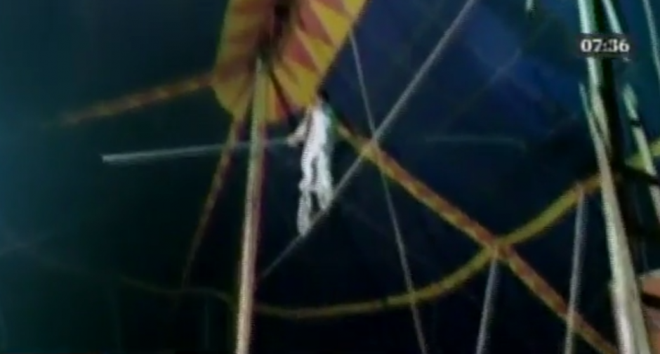 El video captado permite ver al equilibrista realizando sus maniobras. (Imagen: captura de YouTube)