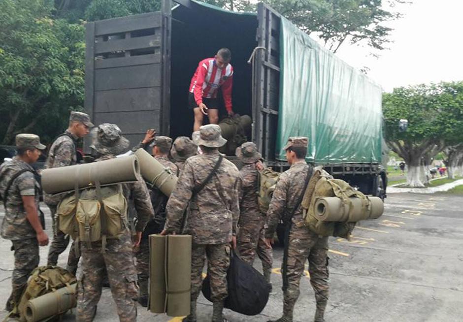 La mayor parte del equipo de b&uacute;squeda est&aacute; integrado por elementos de la 4a. Brigada de Infanter&iacute;a del Ministerio de Defensa. (Foto Ej&eacute;rcito de Guatemala)