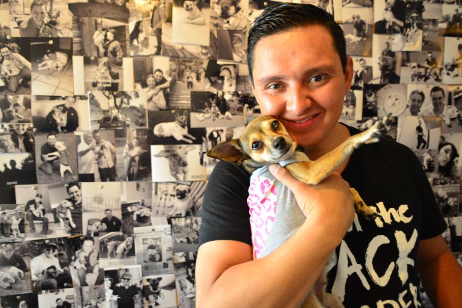 Erick Cruz y "Fibi" son dos amigos inseparables que han logrado vencer los obst&aacute;culos de la vida. (Foto: Jes&uacute;s Alfonso/Soy502)