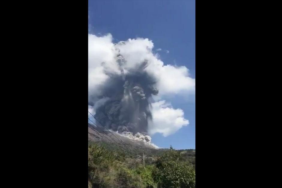 No se ha confirmado la relaci&oacute;n del volc&aacute;n con los terremotos. (Foto: Twitter/@Takeshi_Tngch)