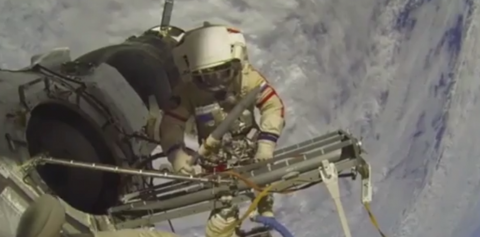 Los usuarios de Facebook fueron sorprendidos con una transmisi&oacute;n en vivo desde el espacio. (Imagen: captura de pantalla)