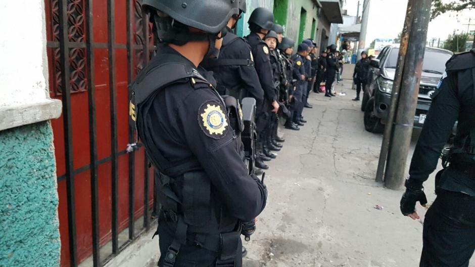 Las autoridades realizan 26 allanamientos en tres departamentos del pa&iacute;s. (Foto: PNC)