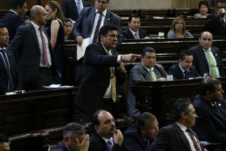 El diputado Estuardo Gald&aacute;mez respalda la propuesta de Fernando Linares Beltranena. (Foto: Archivo/Soy502)