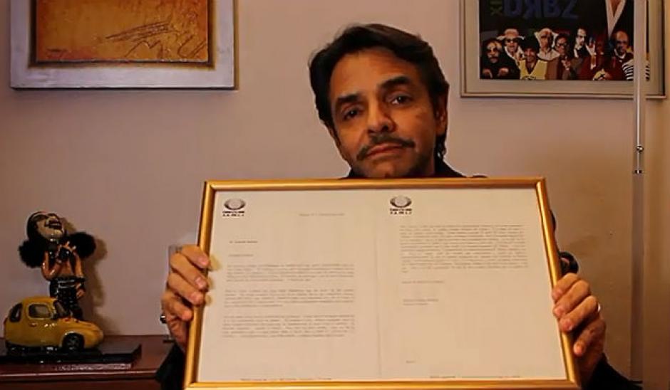 Eugenio Derbez publicó en su cuenta de Twitter un video donde da a conocer que Roberto Gómez Bolaños, "Chespirito", le envió una carta tras haber tenido un fracaso en una telenovela. (Foto: YouTube)