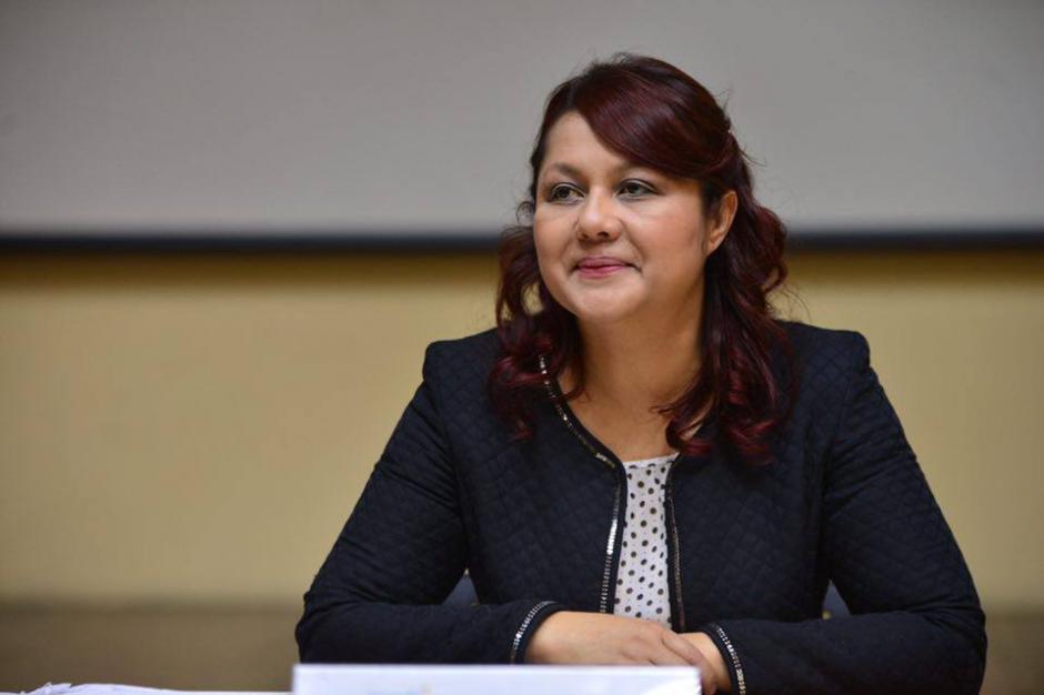 Eunice Mendiz&aacute;bal ofreci&oacute; una conferencia de prensa para justificar las anomal&iacute;as denunciadas en la cartera de Gobernaci&oacute;n. (Foto: Jes&uacute;s Alfonso/Soy502).