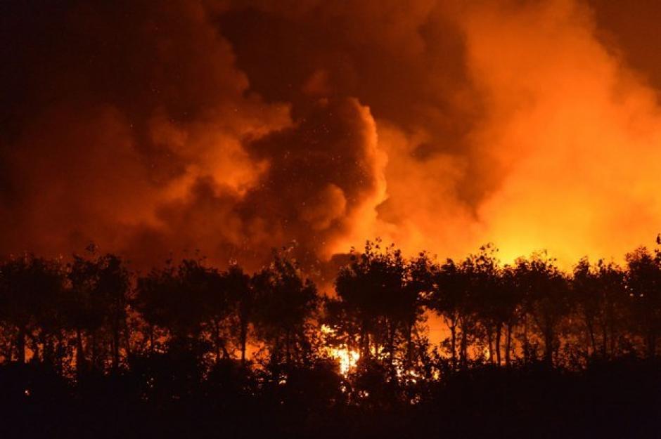 Al menos 50 personas murieron en las explosiones de Tianjin en China, seg&uacute;n informaci&oacute;n oficial de la agencia de noticias Xinhua. &nbsp;(Foto: AFP)&nbsp;&nbsp;