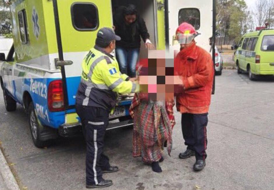 Dos mujeres y una menor sufrieron quemaduras a consecuencia de una explosi&oacute;n de un cilindro de gas. (Foto: Bomberos Municipales)