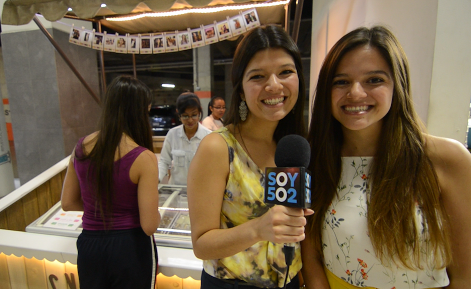 Karen y Karla Molina tradujeron su amor por los helados a un proyecto de emprendimiento que se ha ganado el coraz&oacute;n de sus clientes. (Foto: Selene Mej&iacute;a/Soy502)&nbsp;