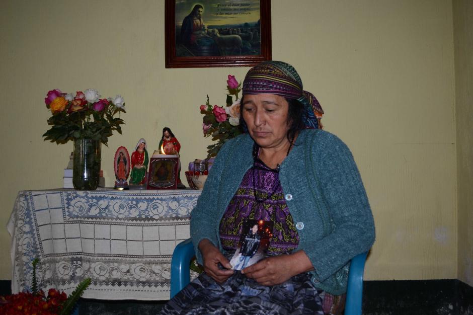 La noticia constern&oacute; a la familia Loc&oacute;n Yac. La progenitora, Estela Yac, espera apenada la llegada esta medianoche de los restos de su hijo fallecido. (Foto: Luis Alberto L&oacute;pez/Nuestro Diario)