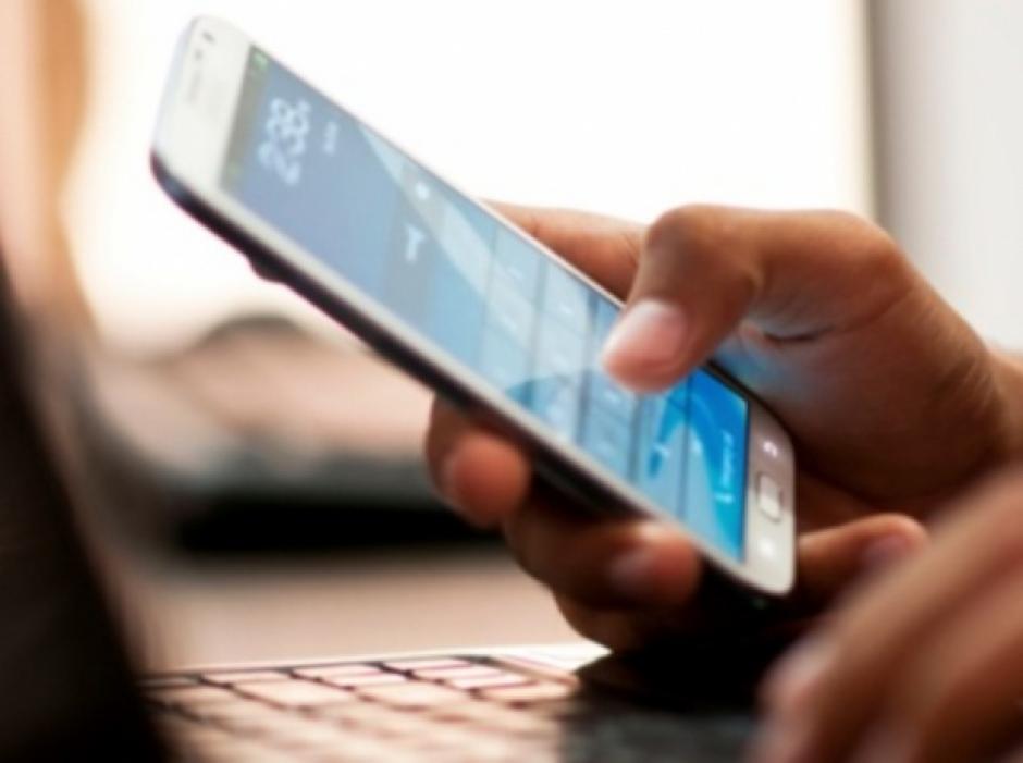 Consejo sano: apaga el tel&eacute;fono de vez en cuando, no lo tengas encendido siempre. (Foto: www.tiempodesanjuan.com)