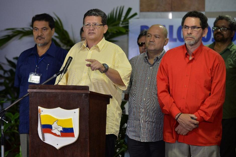 La guerrilla public&oacute; otro comunicado en el que considera "sensato" que el presidente colombiano, Juan Manuel Santos, valore la tregua unilateral e indefinida y pidi&oacute; al mandatario que "act&uacute;e en consecuencia". (Foto: AFP)