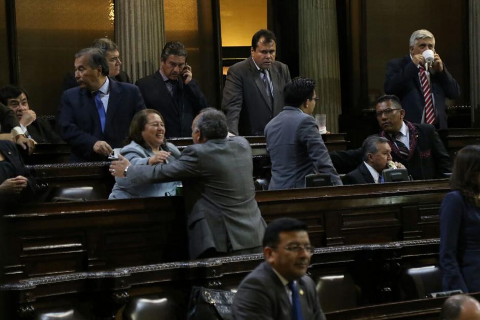 Diputados de FCN festejaron los nombramientos. (Foto: Alejandro Bal&aacute;n/Soy502)