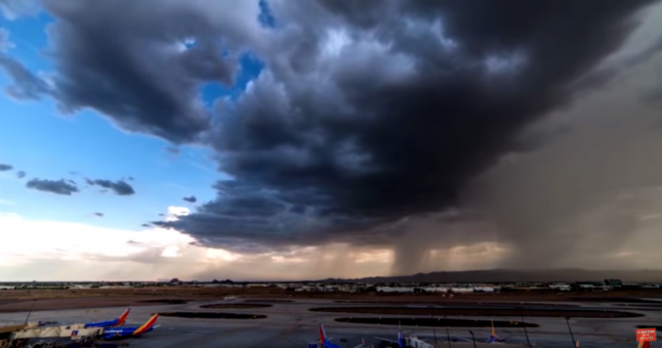 Captan en Arizona un extraordinario fen&oacute;meno meteorol&oacute;gico. (Captura de pantalla: Breaking Hot News/YouTube)