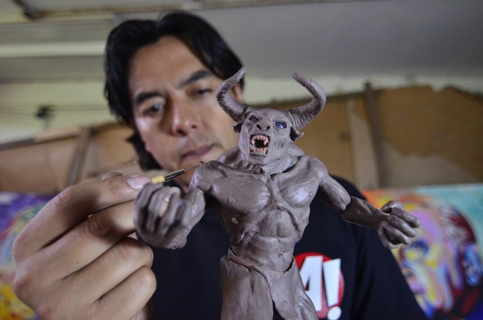 Fernando G&aacute;lvez es especialista en maquillaje para efectos especiales. (Foto: Selene Mej&iacute;a/Soy502) 