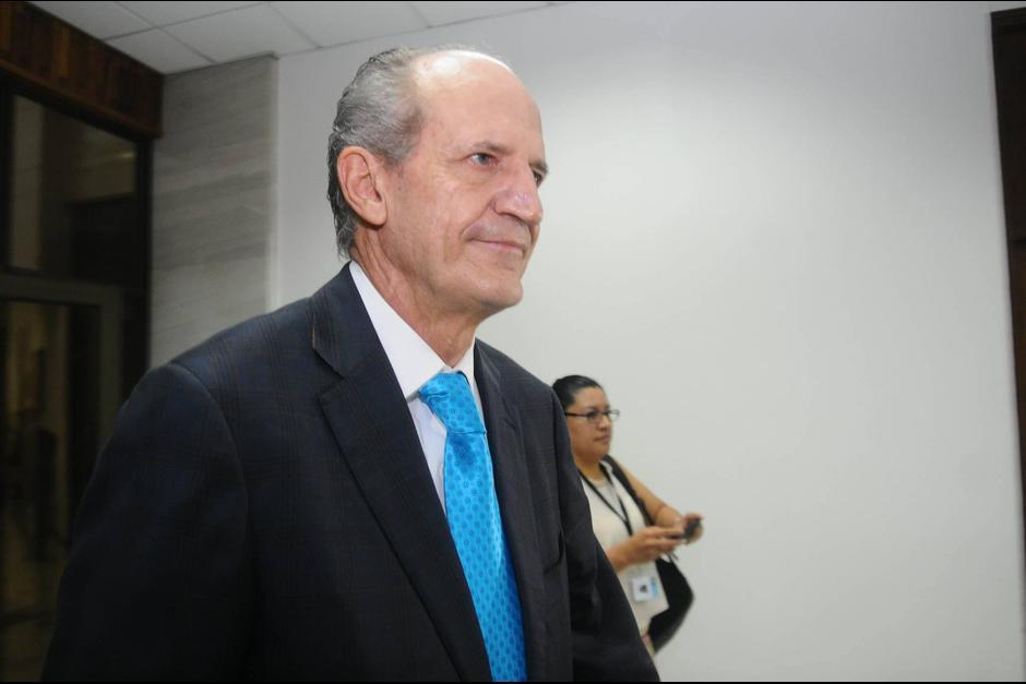 Flavio Montenegro se present&oacute; de manera voluntaria ante el juez G&aacute;lvez que gir&oacute; orden de captura por el delito de financiamiento electoral il&iacute;cito. (Foto: Archivo/Soy502) 