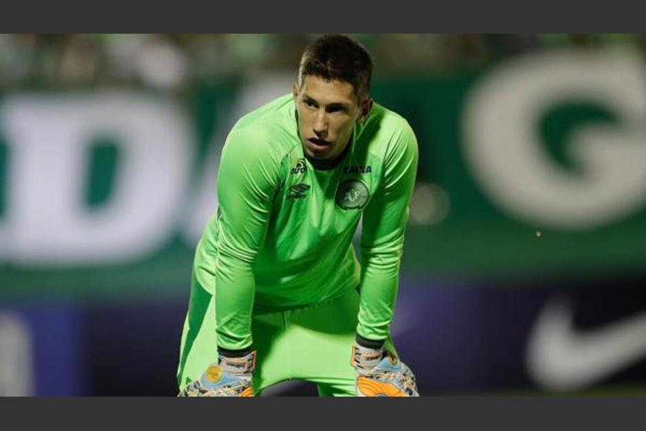 El portero Jackson Follmann perdi&oacute; la pierna derecha en el accidente. (Foto: Infobae)