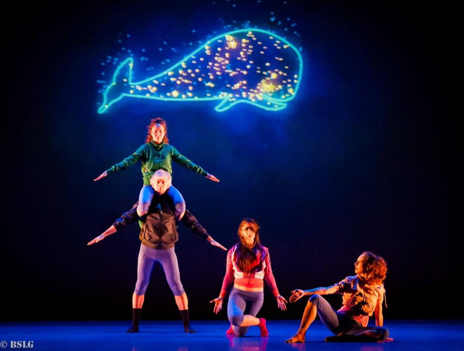 "Ballenas, historias de gigantes" un espect&aacute;culo innovador y multidisciplinar, que hoy se estrena en el Teatro Lux, permite al p&uacute;blico ser part&iacute;cipe de una realidad &uacute;nica. (Foto: dancefromspain.feced.org/)&nbsp;