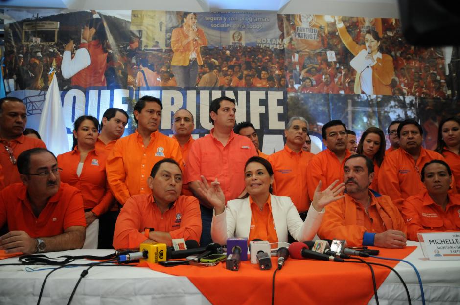 El comit&eacute; ejecutivo del partido Patriota y secretarios departamentales se reunieron para analizar planes de trabajo y la decisi&oacute;n del TSE de suspender a la agrupaci&oacute;n por realizar campa&ntilde;a anticipada. (Foto: Erick Sor/Soy502)&nbsp;