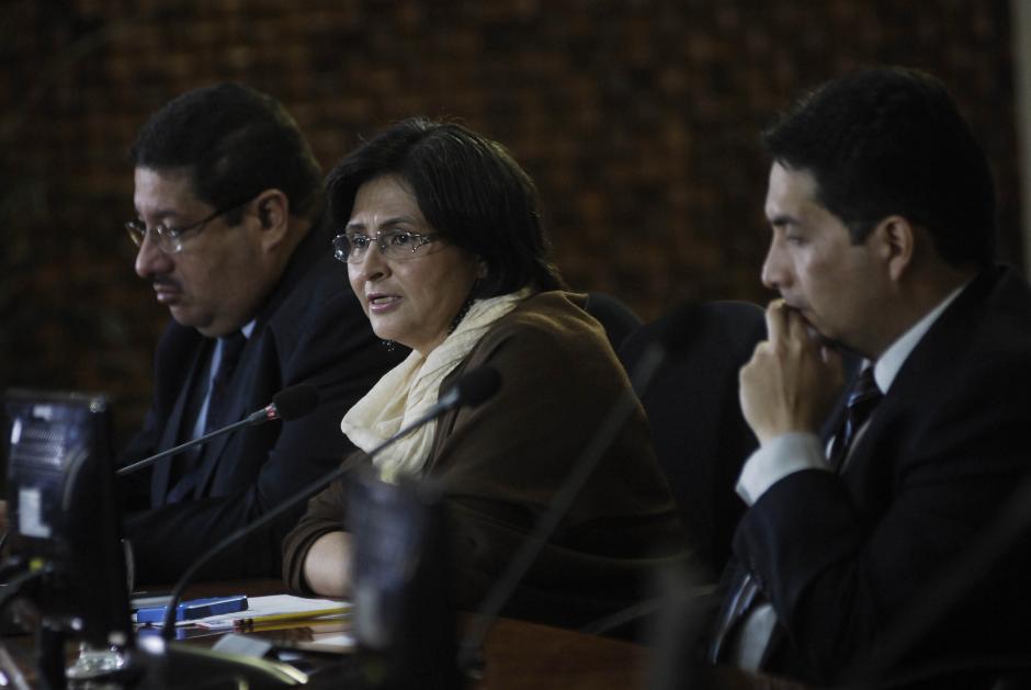 María Castro, ministra Interina de Finanzas Públicas, reconoció que la Reforma Tributaria no rindió los frutos esperados y sumado con la caída de varios impuestos no se logró superar la meta de recaudación para este 2013 y se evidenció un faltante de Q3.8 millardos. (Foto: Jesús Alfonso)