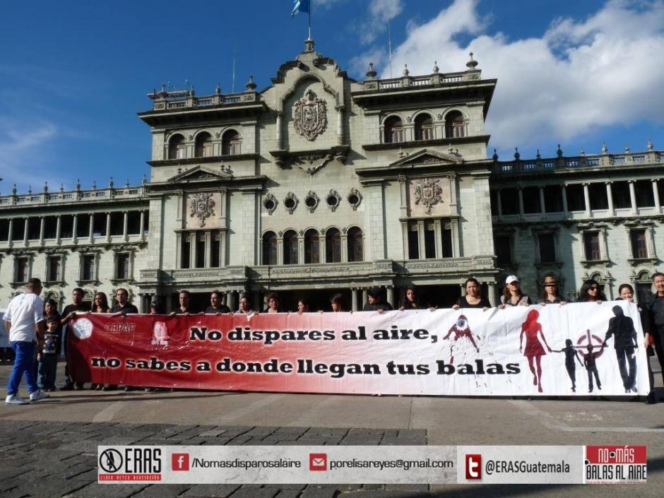 El colectivo hace el llamado para que los &uacute;nicos estruendos que se escuchen en estas fiestas de fin de a&ntilde;o sean las de los cohetillos y no los de las armas de fuego. (Foto: Facebook No m&aacute;s disparos al aire)